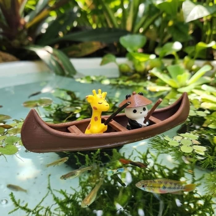 Mini Barco Canoa com Girafa ou Panda Pescadores - Enfeites de Aquario, Tanque e Lagoa