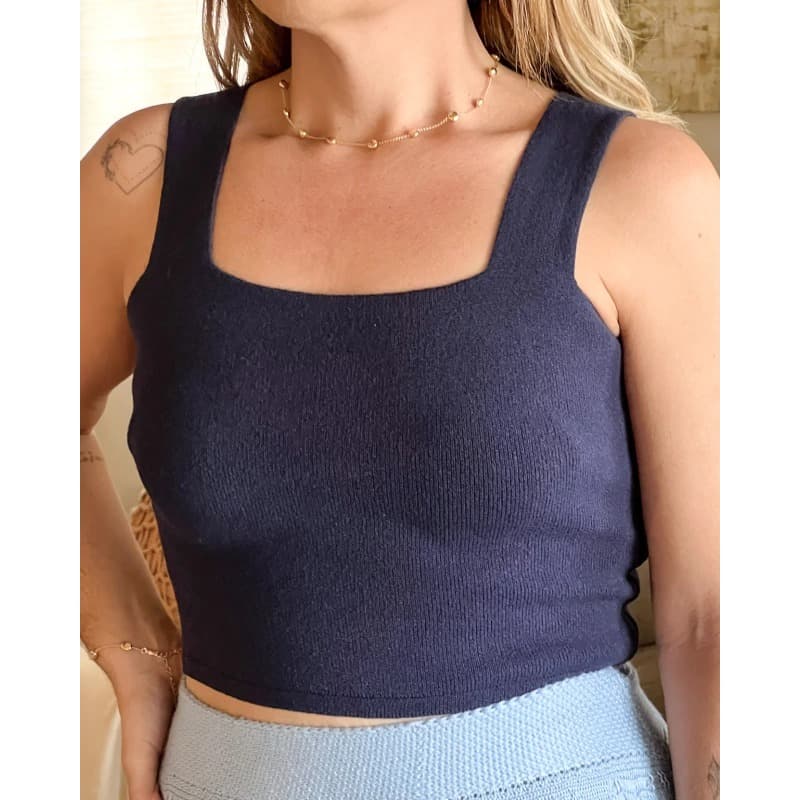 Cropped Top em Tricot Decote Quadrado Reto Liso, alça larga confortavel em trico