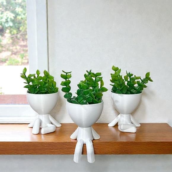 Trio Mini Vasos Boneco Robert com Planta Artificial - Sugestão de Presente