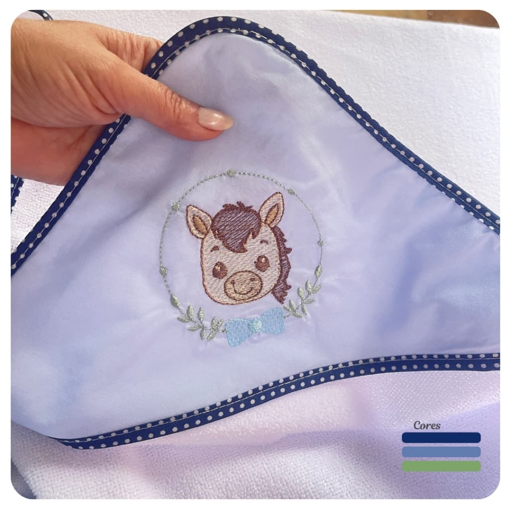 Toalha de bebê com capuz bordado tamanho 70x70cm macia e absorvente para menino