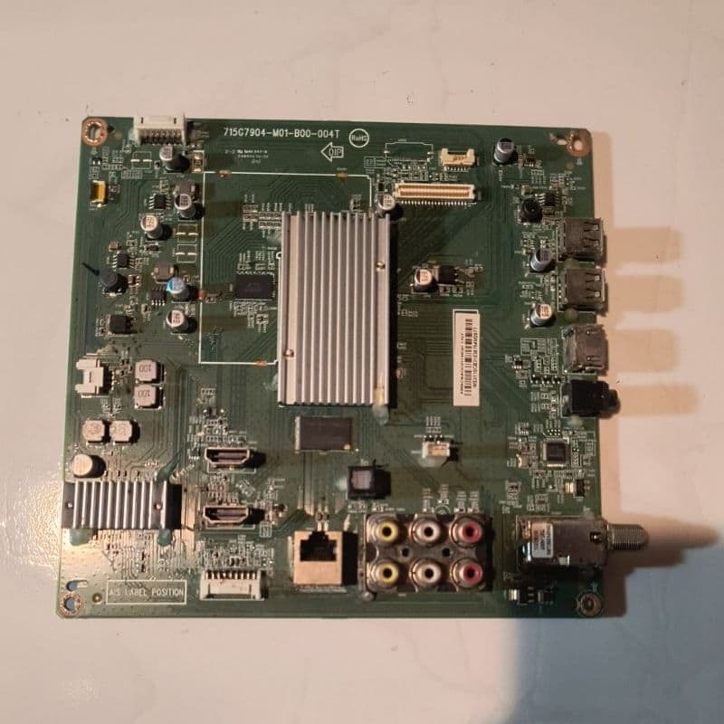 Placa principal AOC LE43S5760 e Philips 32PHG5201/78, identificada pelo código 715G7904-M01-B00-004T.