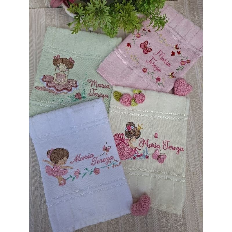 Toalha de boca do bebê  e escolar Dholer personalizada bailarina e floral