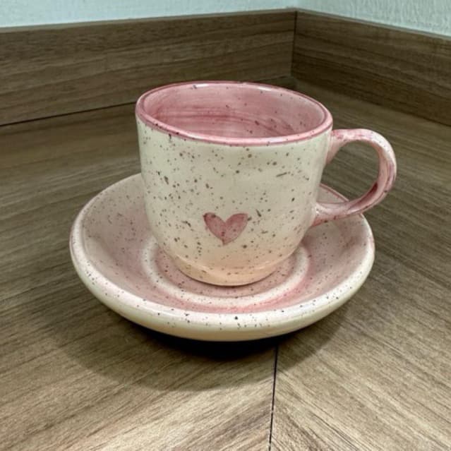 Xícara Rosa Decorado Coração ao Com Pires Para Café Ou Chá 50ml Feito De Cerâmica Pintado A Mão