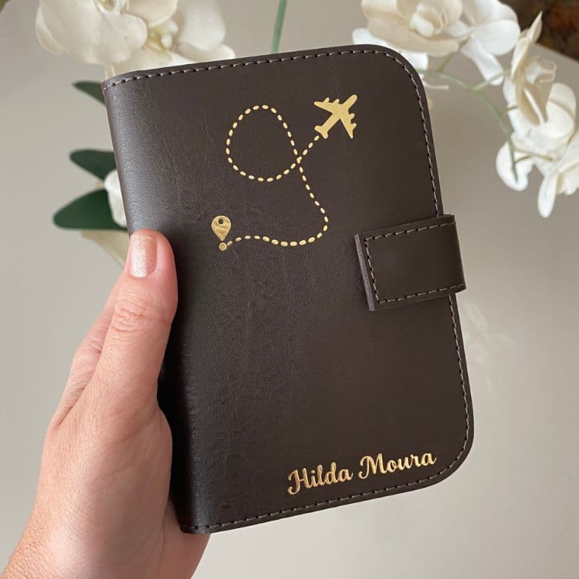 Capa Porta Passaporte e Documentos Personalizado para 1 ou 2 Passaportes