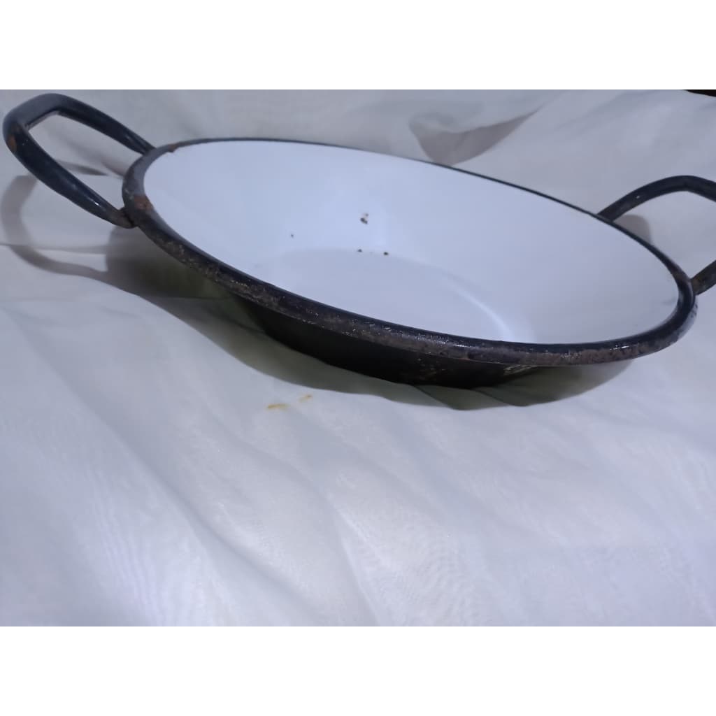 Tacho Grande Esmaltado Suzan 14 usado 4 Litros 37,5cm  com bicados /Ler Descrição