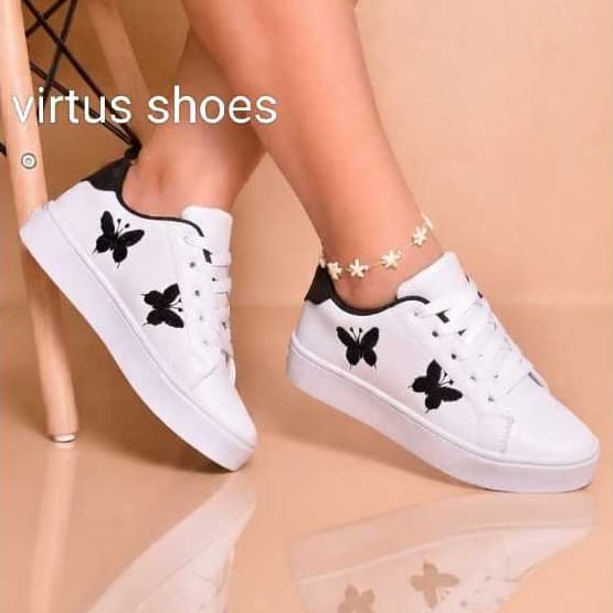 Tênis Feminino Casual Branco com Detalhe de Borboleta Estilosa