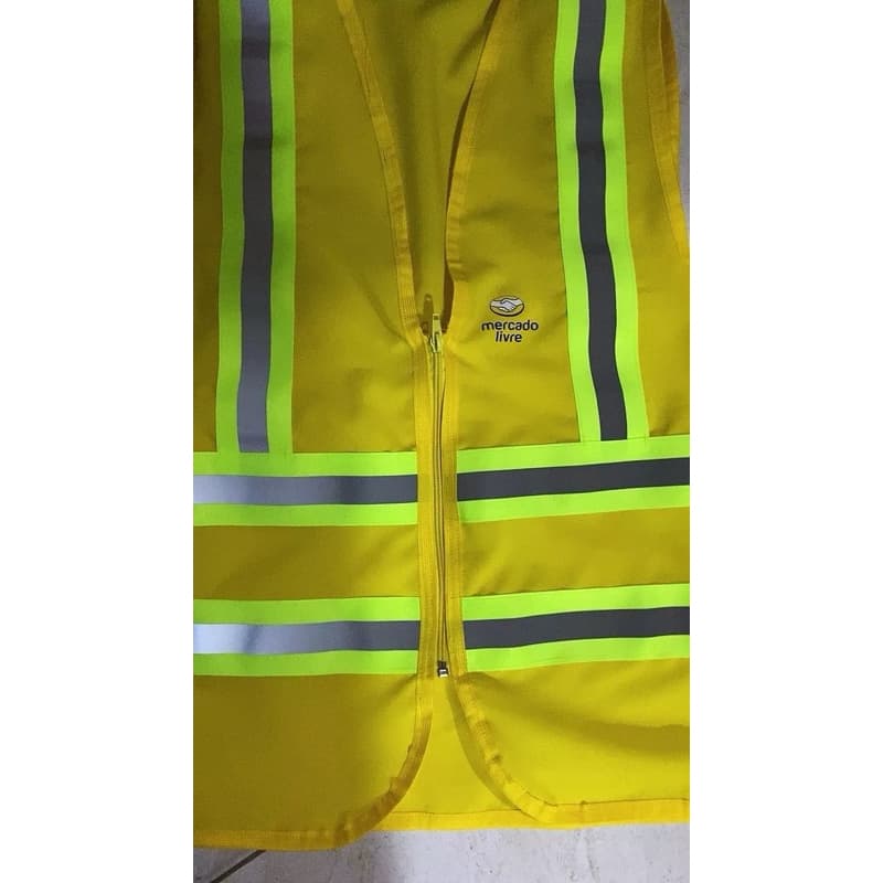 colete refletivo amarelo