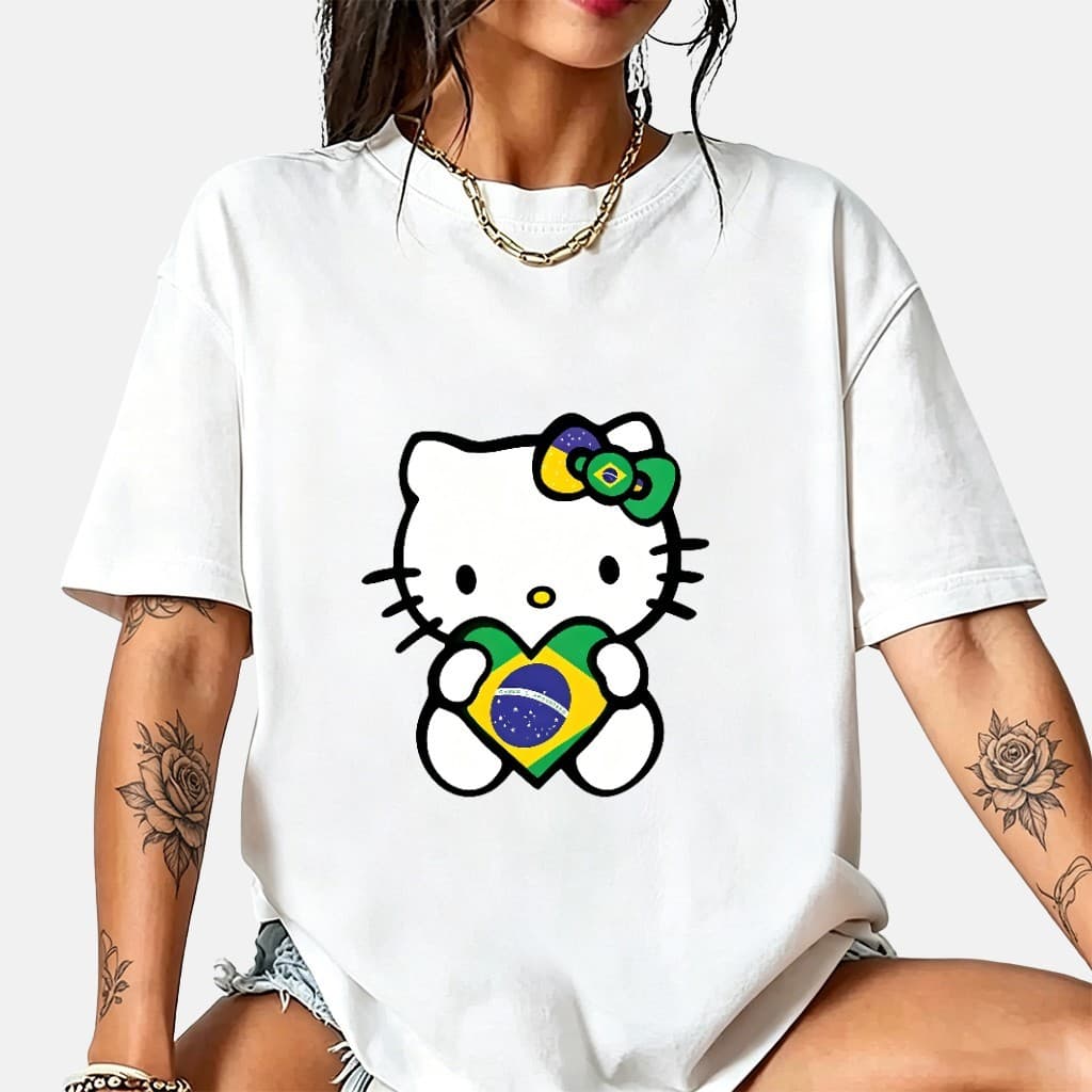 [Envio Rápido]Camiseta Hello Kitty Brasil Bandeira Coração Estampa Fofa 100% Algodão Oversized Feminina