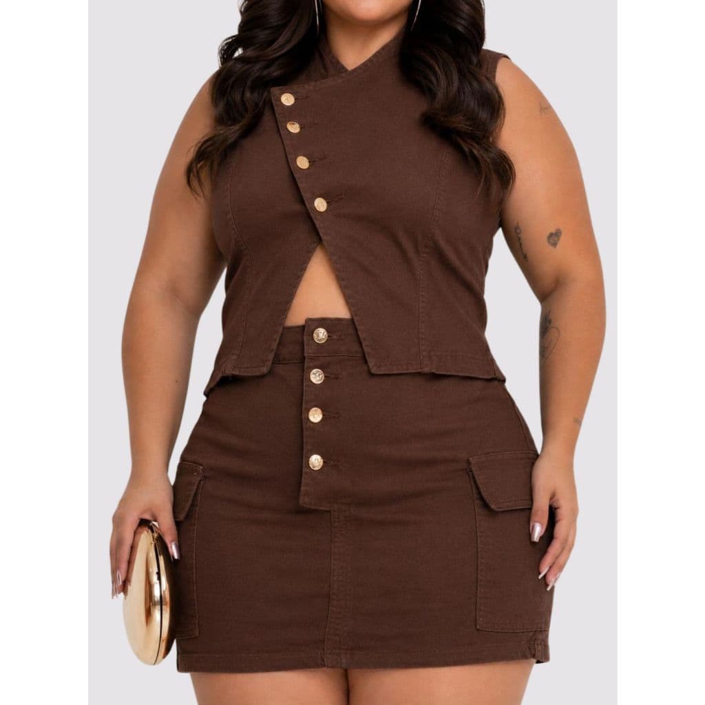 Conjunto Plus Size Jeans Saia Short Cargo e Colete com Lycra