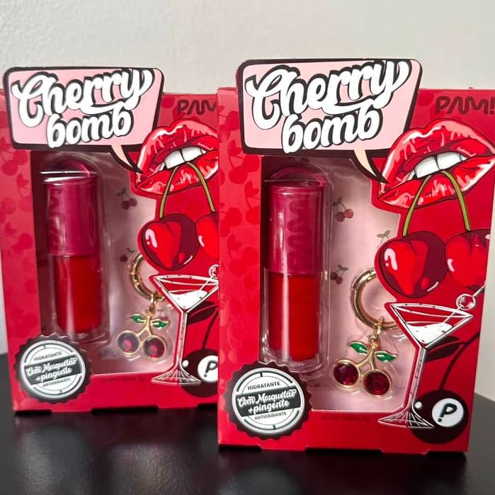 GLOSS LABIAL PAM BY PAMELLA CHERRY BOMB TOM NA MEDIDA CERTA GLOSS CEREJA BY PAMMELA NOVIDADE! LIP GLOSS