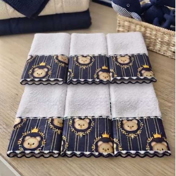 Lollinha Enxovais Toalhinha Ombro ou Boca Tipo Babete Em Algodão Misto Variadas Estampas E Cores 20cm x 40cm