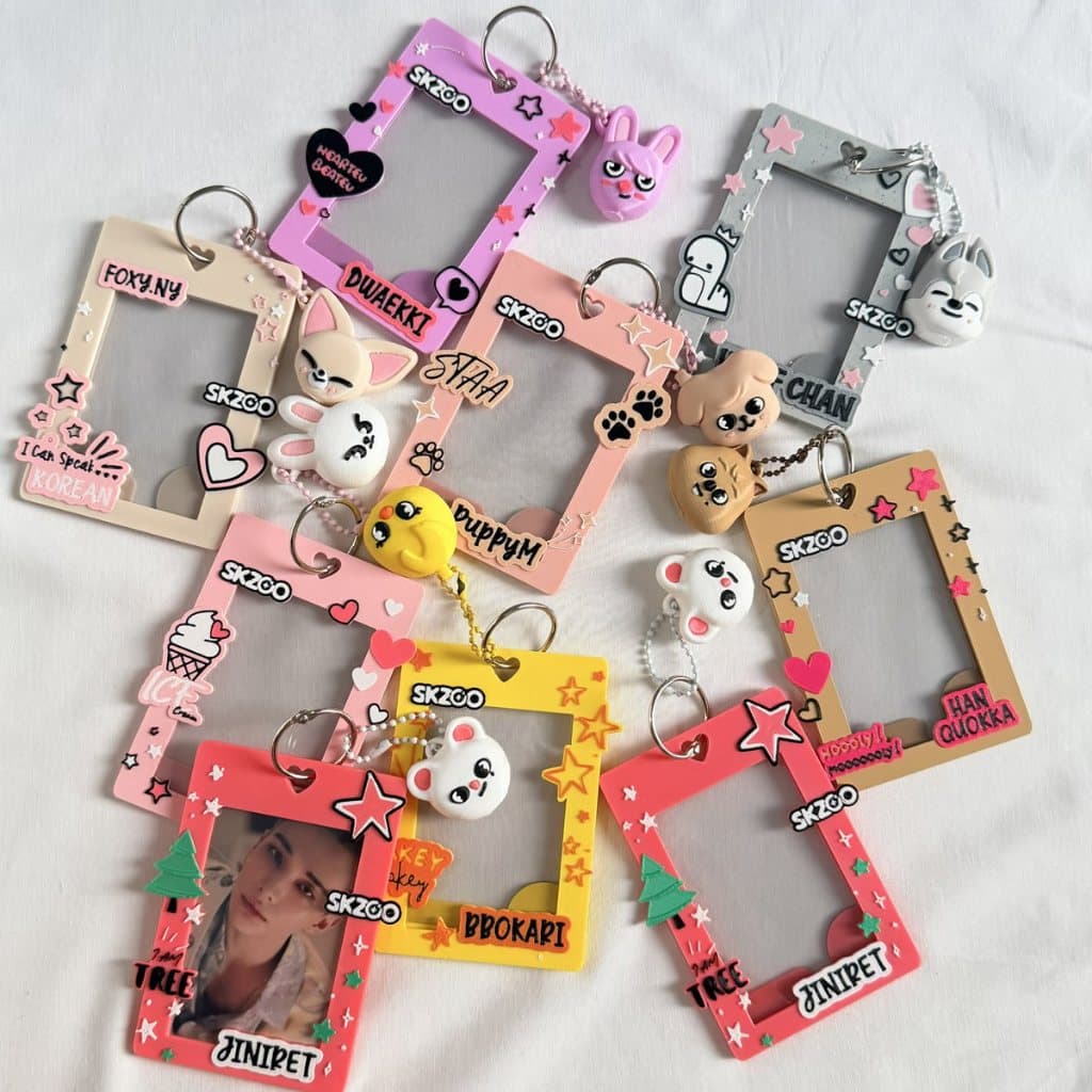 PORTA PHOTOCARDS PHOTOHOLDERS STRAYKIDS SKZOO COM PINGENTE 3D KPOP