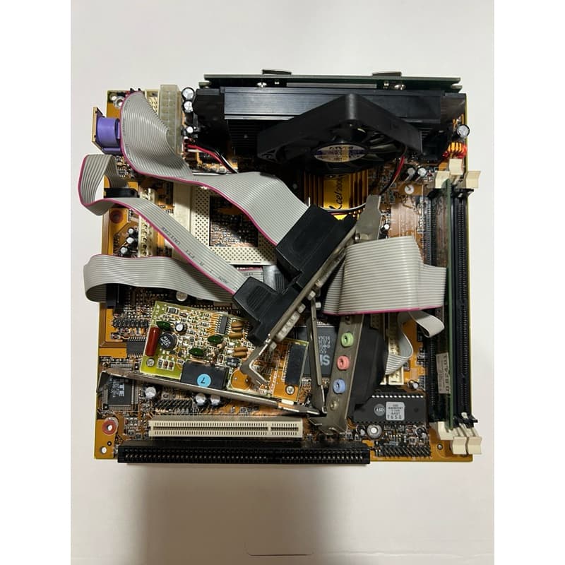 Kit AT Celeron 500 + 32MB RAM + Rabichos