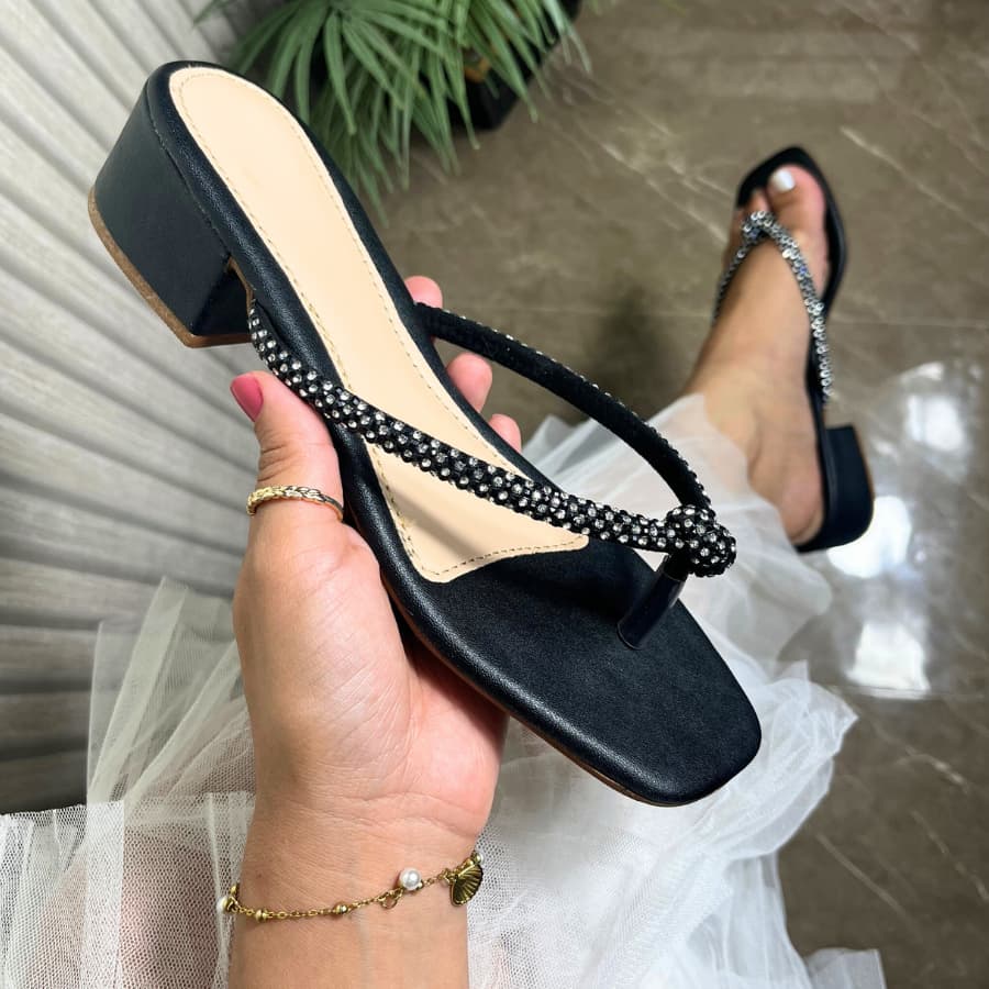 Tamanco Feminino Salto Médio com Tiras em Strass Luxo e Conforto Sandália Preta com saltinho Glamour