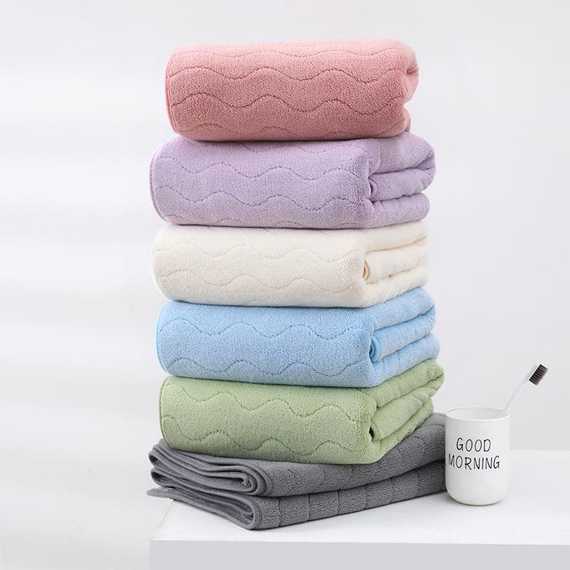 Toalha de Banho VEQE Felpuda 70x140cm Toque Macio e Alta Absorção Design Listrado Ondulado