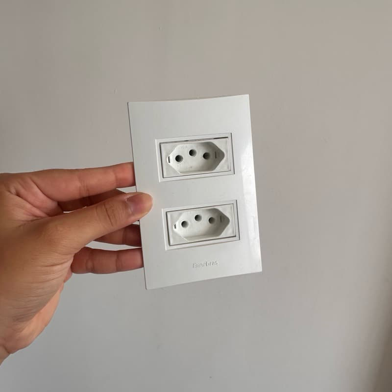 Tomada Dupla 2 Entradas 10A com Placa Espelho Branco Interruptor de Parede Padrão Residencial