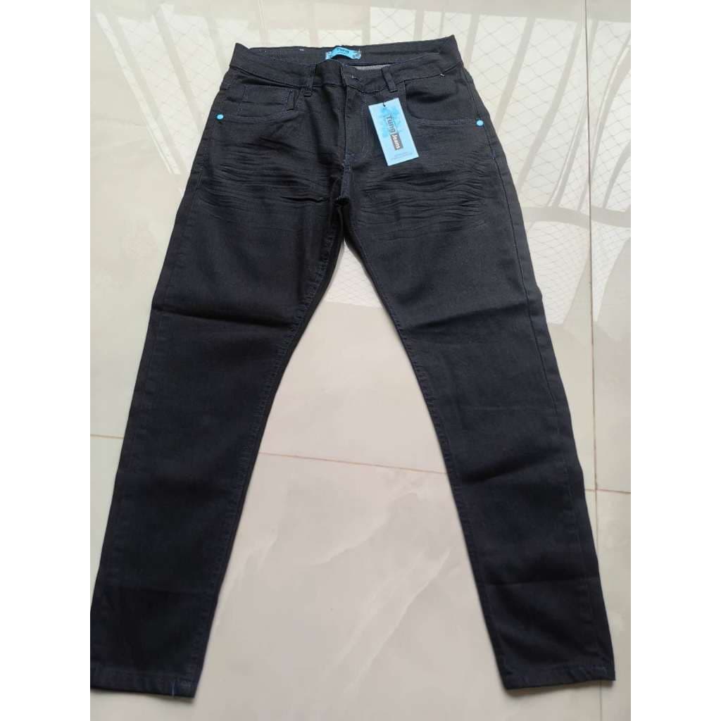 Calça Jeans Masculina Skinny Modelo