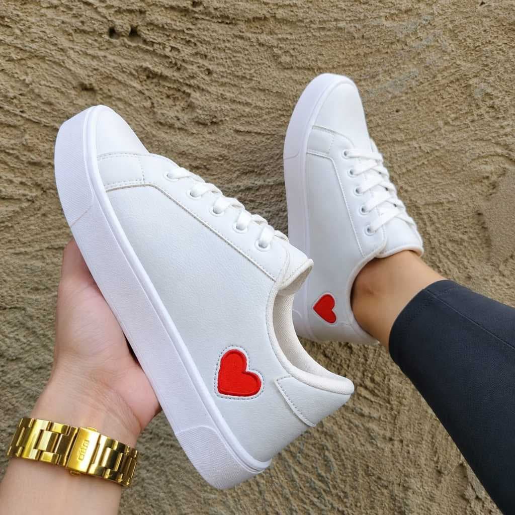 Tênis Casual Feminino com Coração | Conforto e Estilo para o Dia a Dia Promoçao !