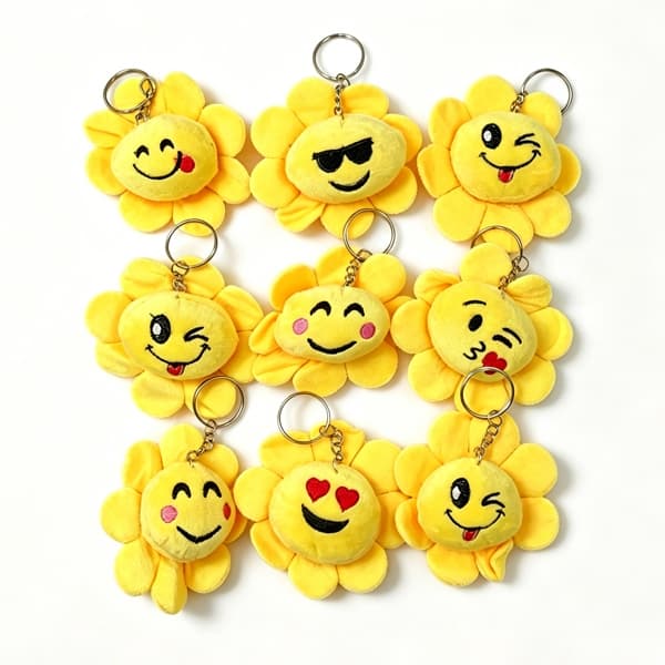 Kit 6/12 Chaveiro Pingente de expressão engraçado emojiexpressão pingente de pelúcia Flor ou Redondo