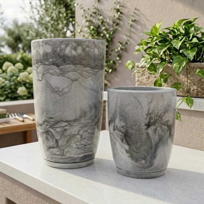 Kit 2 Vasos Cone Bojo N1 + N2 Marmorizados Decorativos em Polietileno para Plantas com Prato
