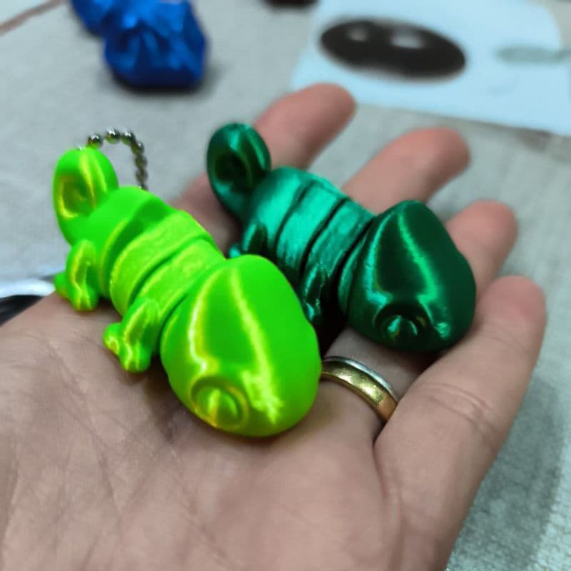 Camaleão Simpática Flexível em Impressão 3D – Brinquedo Articulado Decorativo