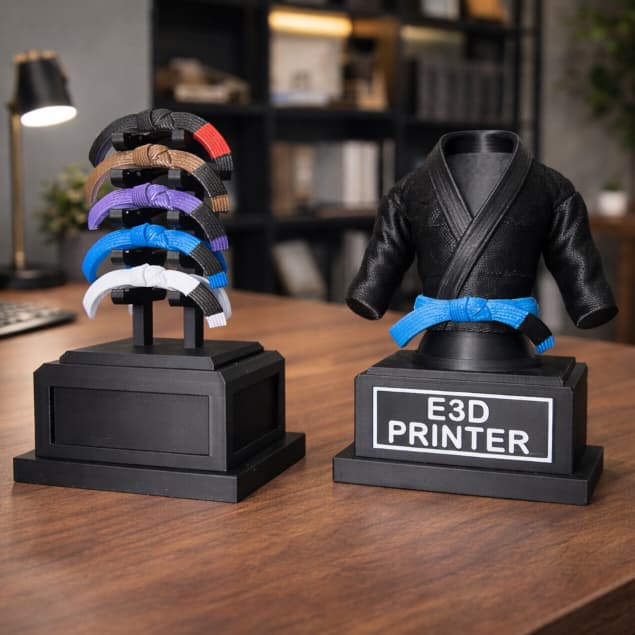 Kit Troféu Kimono Jiu-Jitsu 15cm + Suporte de Faixas