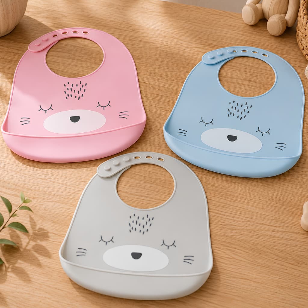 Babador De Silicone Para Bebê Ursinho Infantil Ajustável Impermeável Com Pega Migalhas Resistente Menino Menina Castela