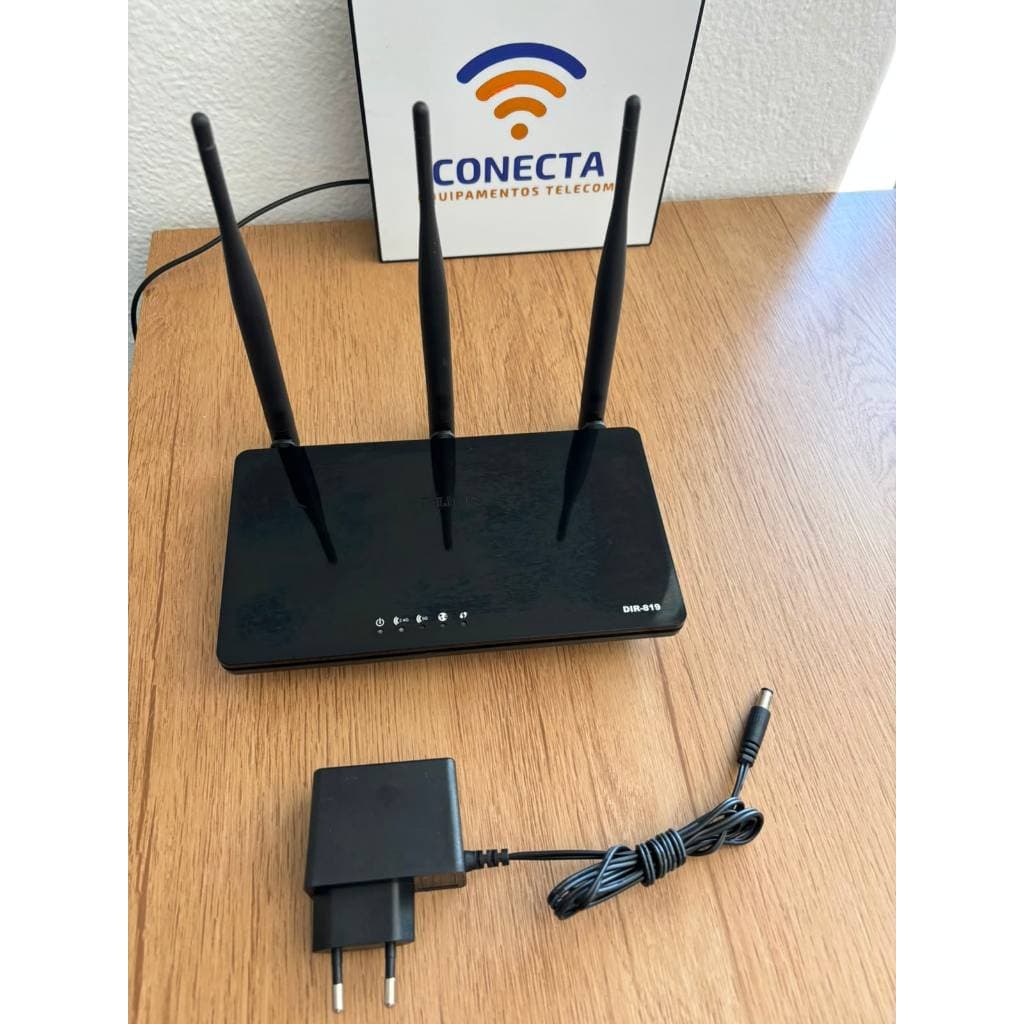 Roteador D-Link DIR-819 WiFi AC750 Dual Band 2.4GHz 5GHz 3 Antenas Usado