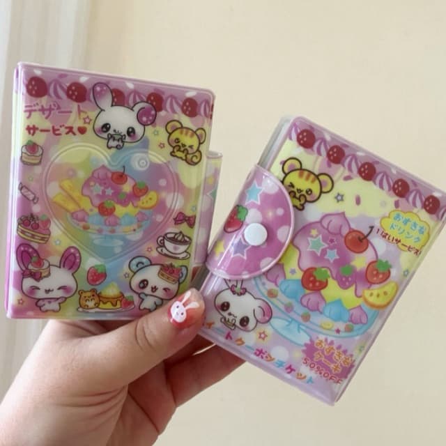 Candy Twins- Conjunto albúm de photocards + cartelas de adesivos holográficos + bottons Importado do Japão