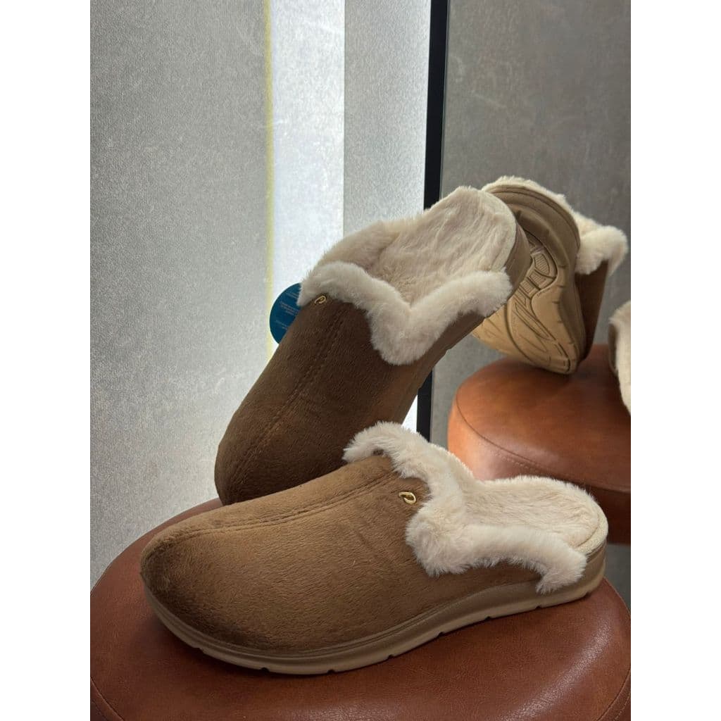 PANTUFA PEGADA FEMININA EM TECIDO TERRA FORRADA QUENTINHA INVERNO COM SOLADO DE BORRACHA 266005-02