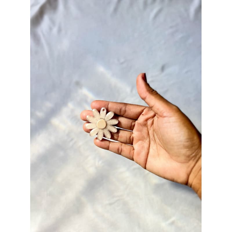 10 Pingentes Flor Estética para Bolsa/Chaveiro – 4,5cm | PLA e PETG | Acessório Delicado e Moderno