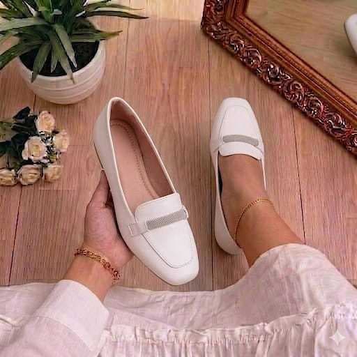 Sapatilha Feminina Mocassim Strass Confort Bico Quadrado Off White Para Dia a Dia