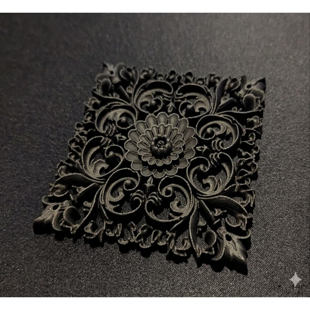 Moldura com Desenho Floral