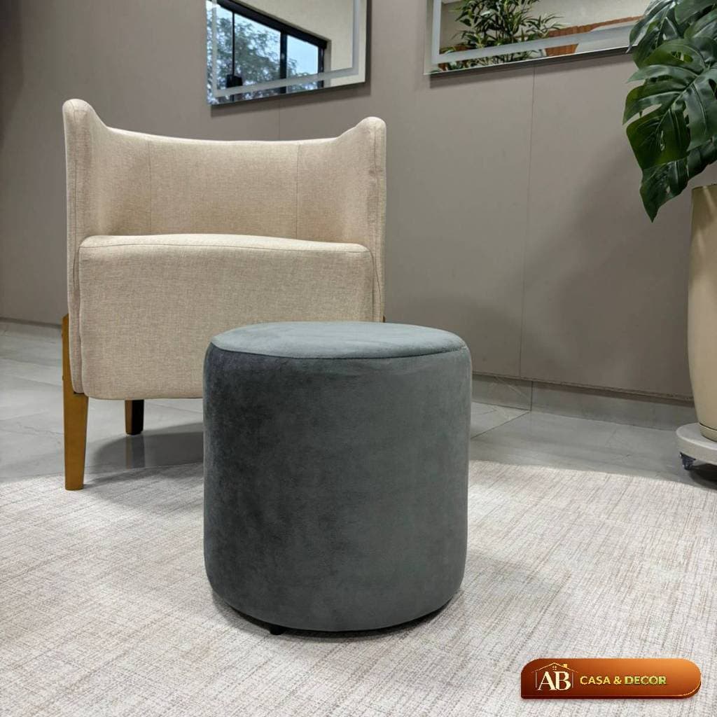 Puff Decorativo Aura Suede Macio Pés Antiderrapantes Apoio Quarto Sala Recepção Cores