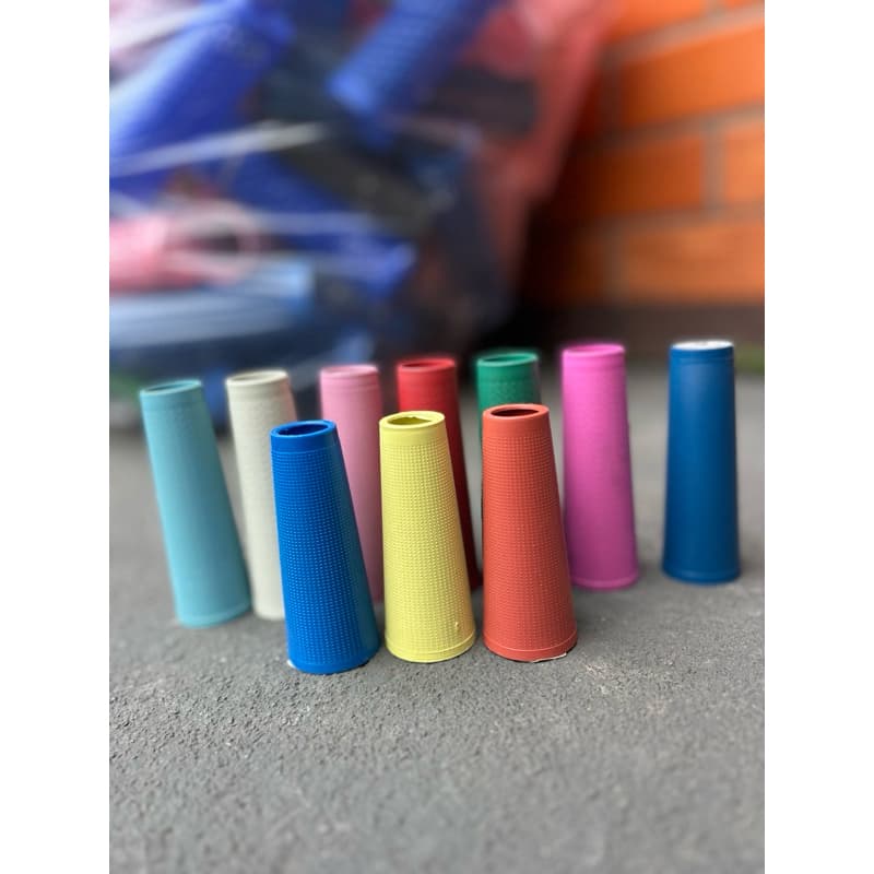 Kit 25 Cones de linha vazio Coloridos | Brinquedo Pedagógico e Artesanato | Cones de linha vazio | Cilindro Pedagógico