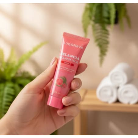 ESFOLIANTE FACIAL LUA E NEVE MELANCIA PARA SKIN CARE