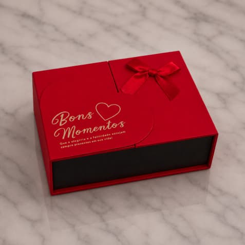 Caixa Presente com Rosas Vermelhas e Colar Coração – Bons Momentos
