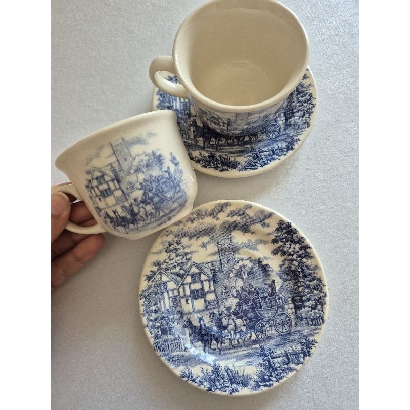 Xícara de Chá com Pires Estampa Clássica Azul e Branco | Louça Vintage Elegante para Café e Mesa Posta