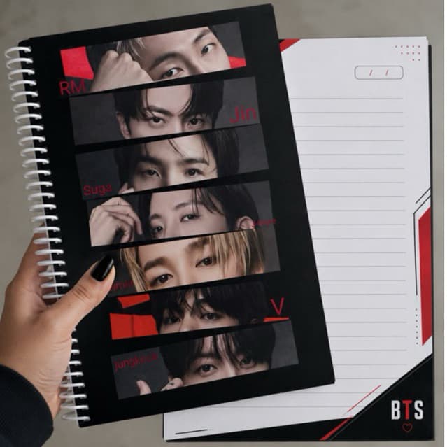 Caderno Universitário BTS com Folhas Decoradas Capa Dura