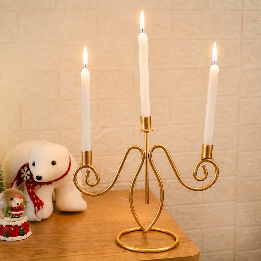 Candelabro Clássico em Ferro Maciço Artesanal Dourado 30cm Porta Velas Decorativo