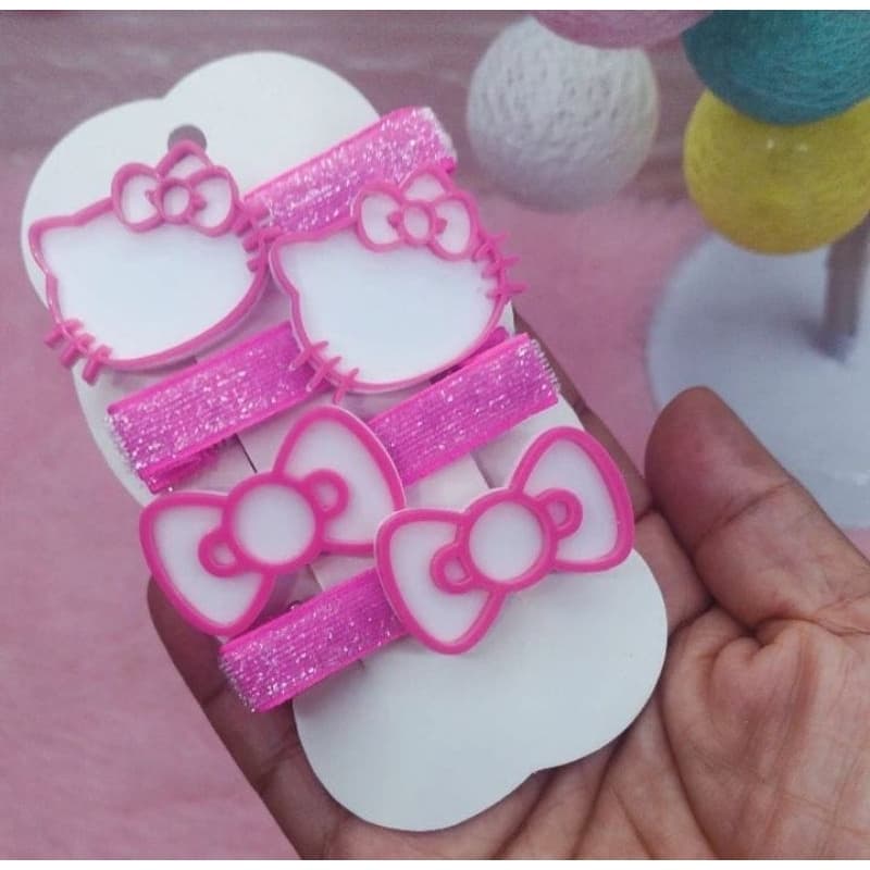 Parzinhos de presilhas Hello Kitty 4 peças.