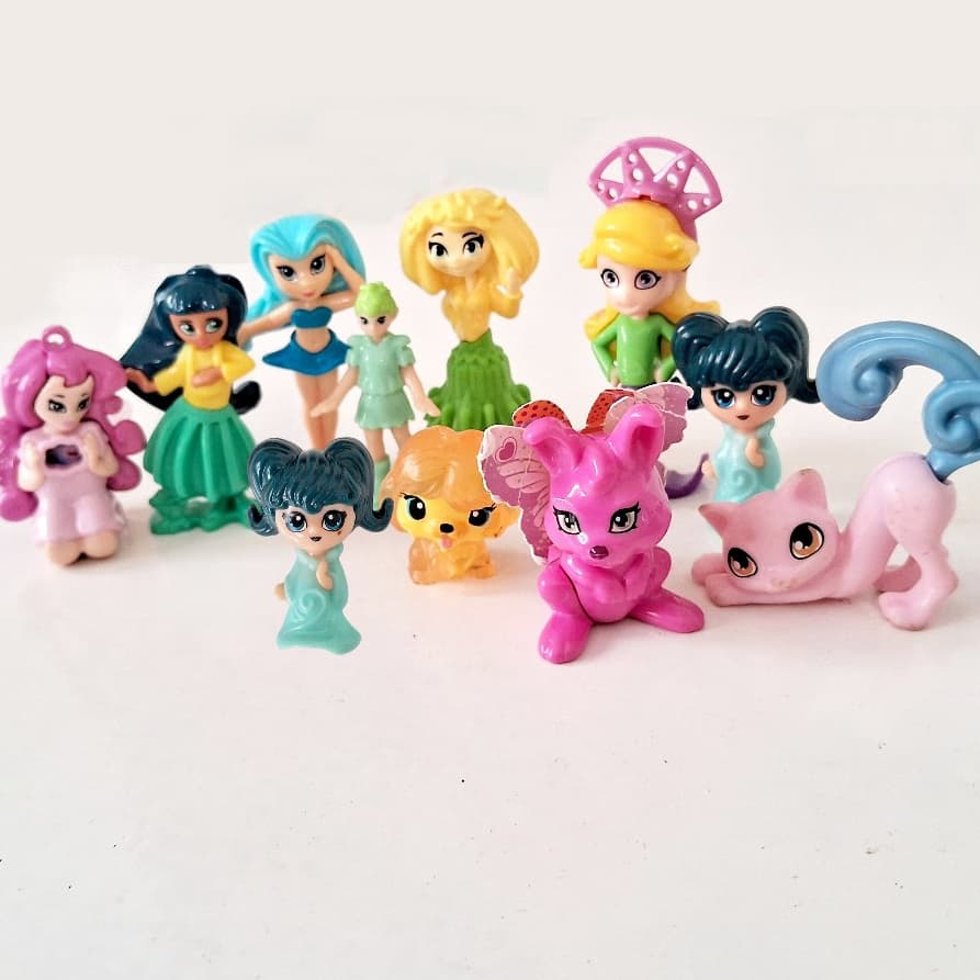 Kit 8 Bonecas Princesas Kinder Ovo mais 3 pets