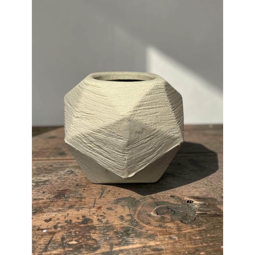 Vaso Prisma Minimalista Para Plantas – Decoração Moderna