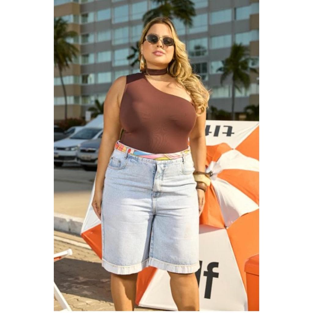 Bermuda Jeans Plus Size Cintura Alta com Modelagem Confortável Com bolsos Flexíveis lavagem Azul Claro