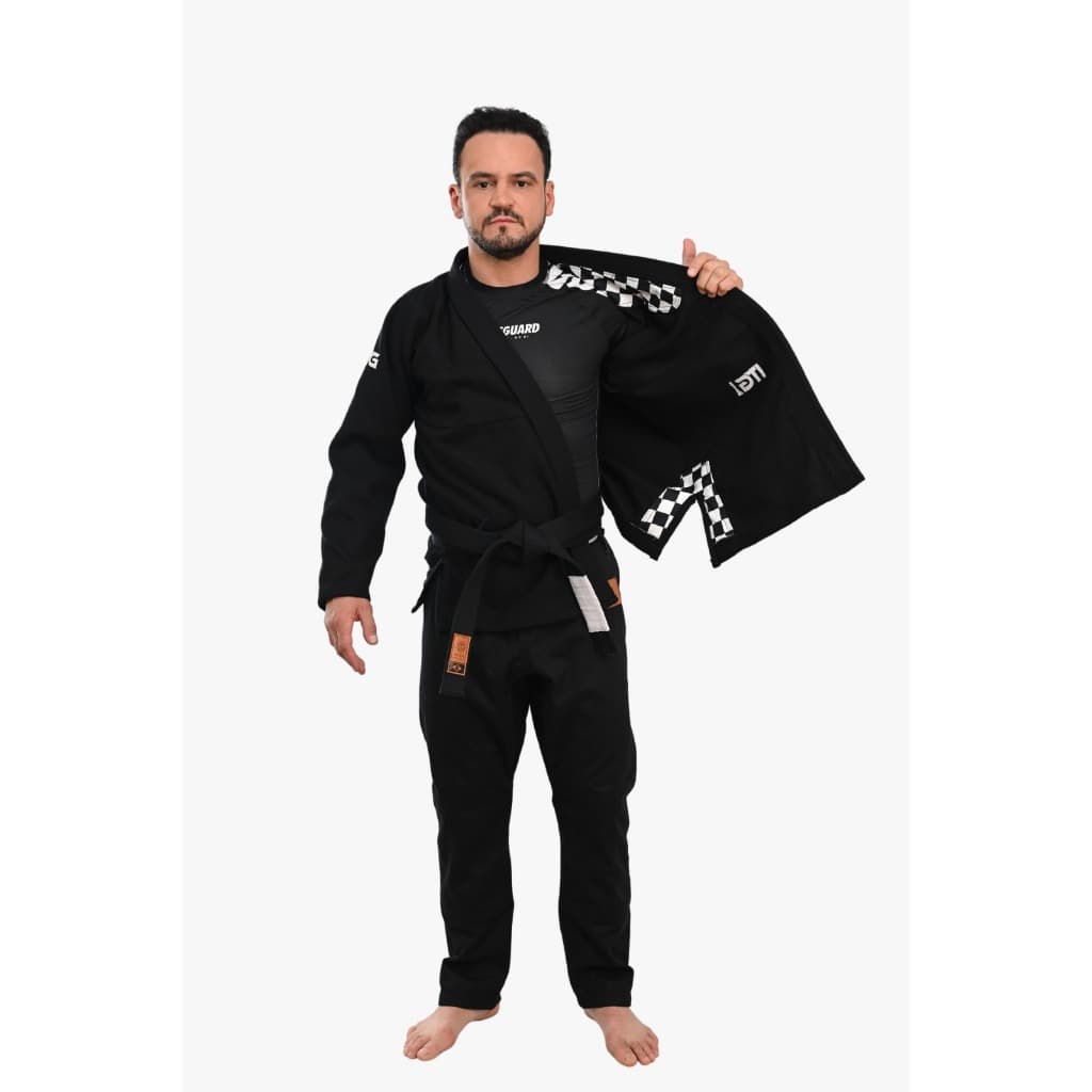 Kimono Jiu Jitsu In The Guard - New
