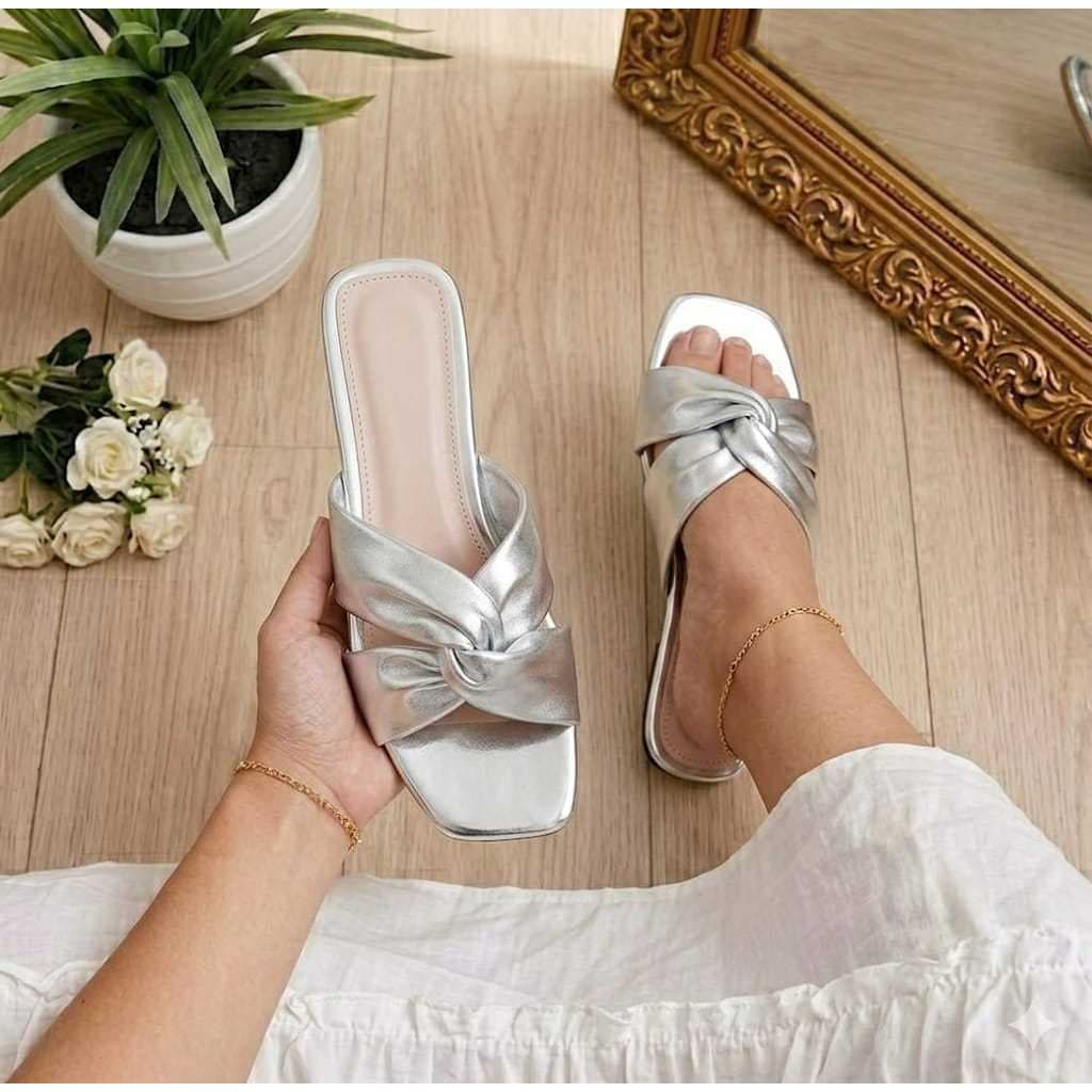 Rasteirinha Feminina Chinelo Confortável Luxo Prata Elegante Sapato Feminino Rasteira Bico Quadrado