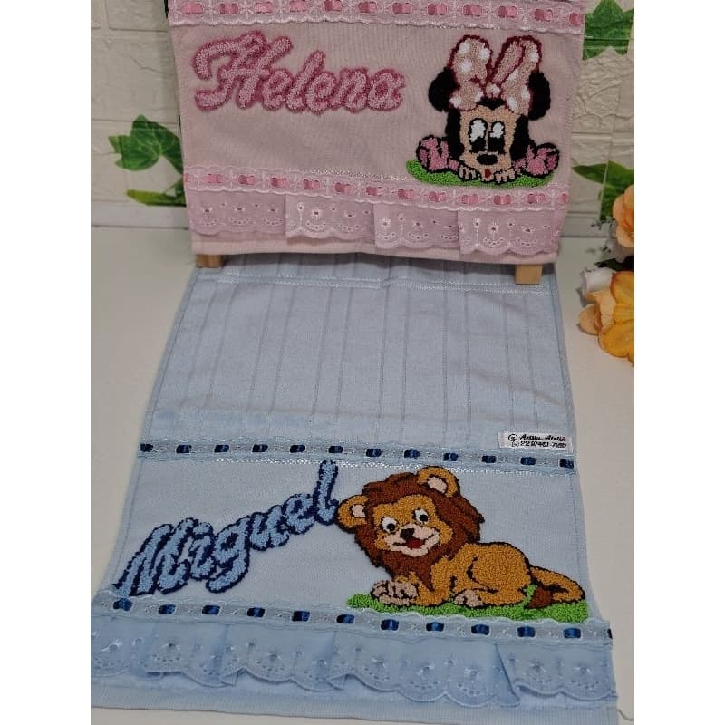 toalha de criança/pano de boca/toalha infantil/toalha para escola/toalha bordada com nome/toalha com nome da criança