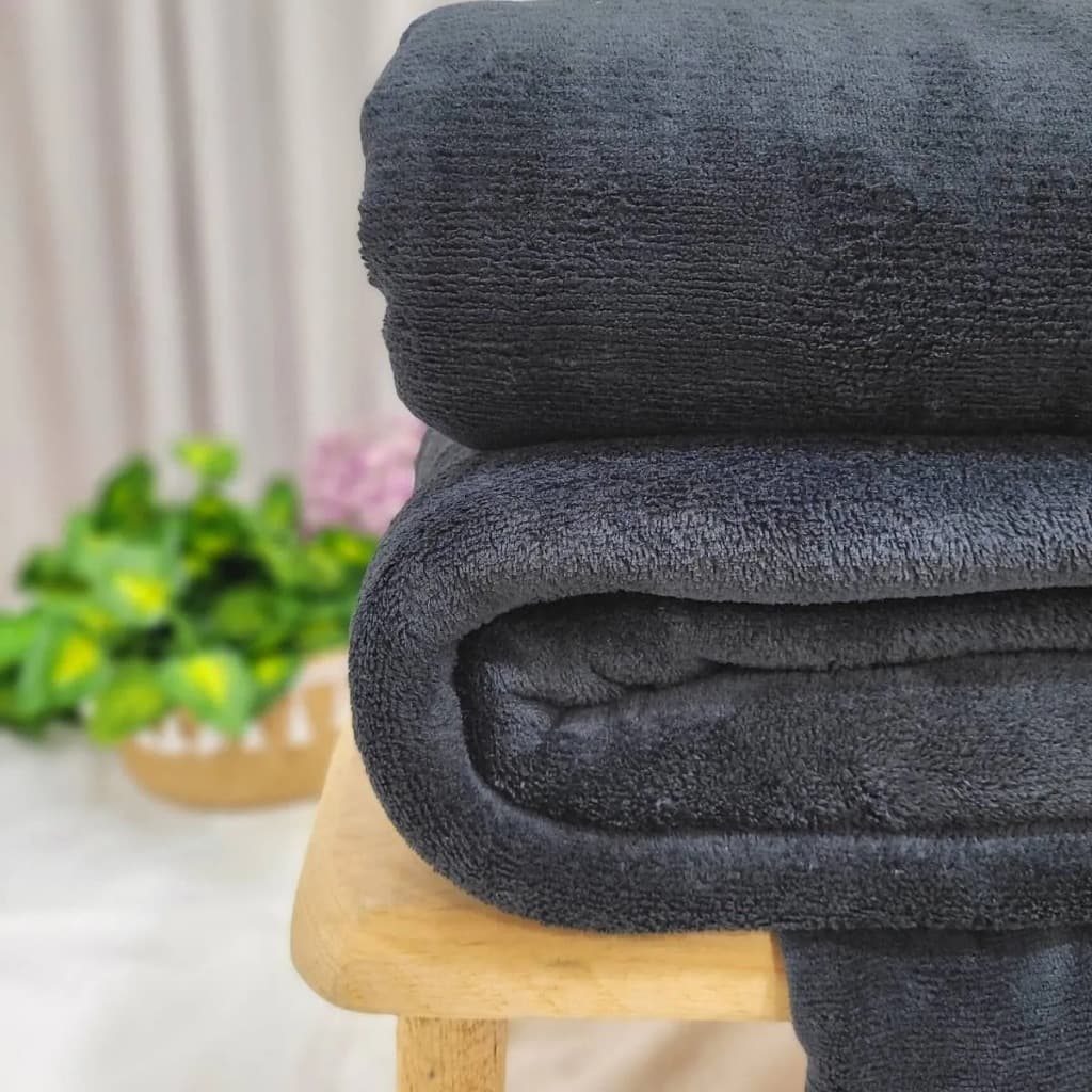Kit 4 Mantas Macias e Confortáveis – Ideal para Sofá, Cama ou Viagem