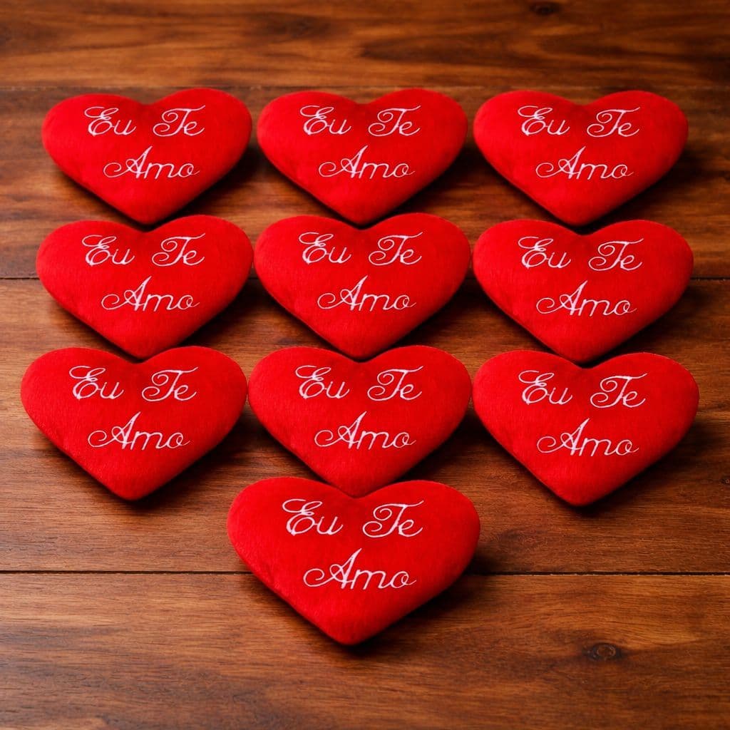 Combo 10 corações de pelúcia 10 cm - frases sortidas ou Eu te amo