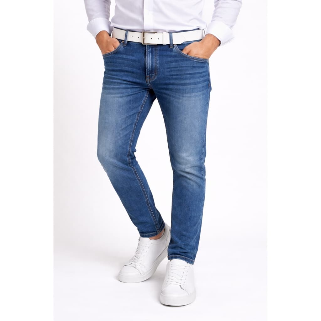 CINTO BRANCO MASCULINO EM COURO LEGÍTIMO BOVINO, LARGURA 3,5cm FIVELA MACIÇA ESCOVADA, COSTURADO E COM AJUSTE DE TAMANHO
